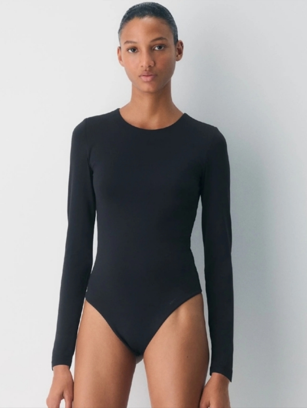 Babaton Aritzia Black Long-Sleeve Women's Bodysuit - Classic Crewneck M